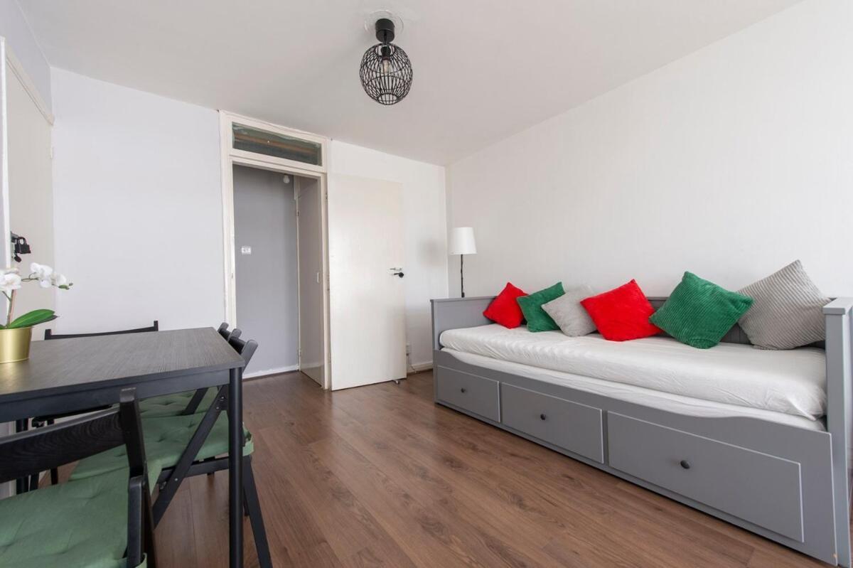 Lovely 2-Bed 20 Mins To Central London Eksteriør billede